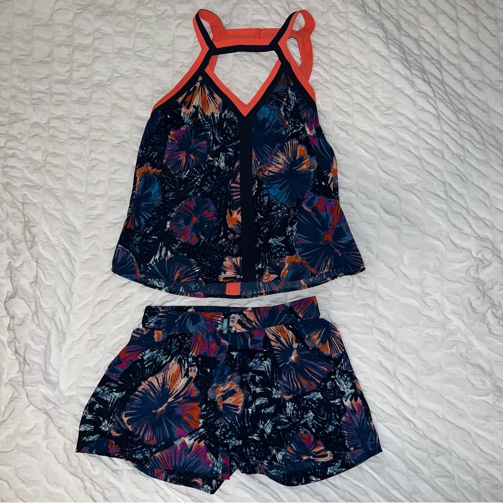 BCBV Maxazria patterned two piece set , XXS top , XS bottom